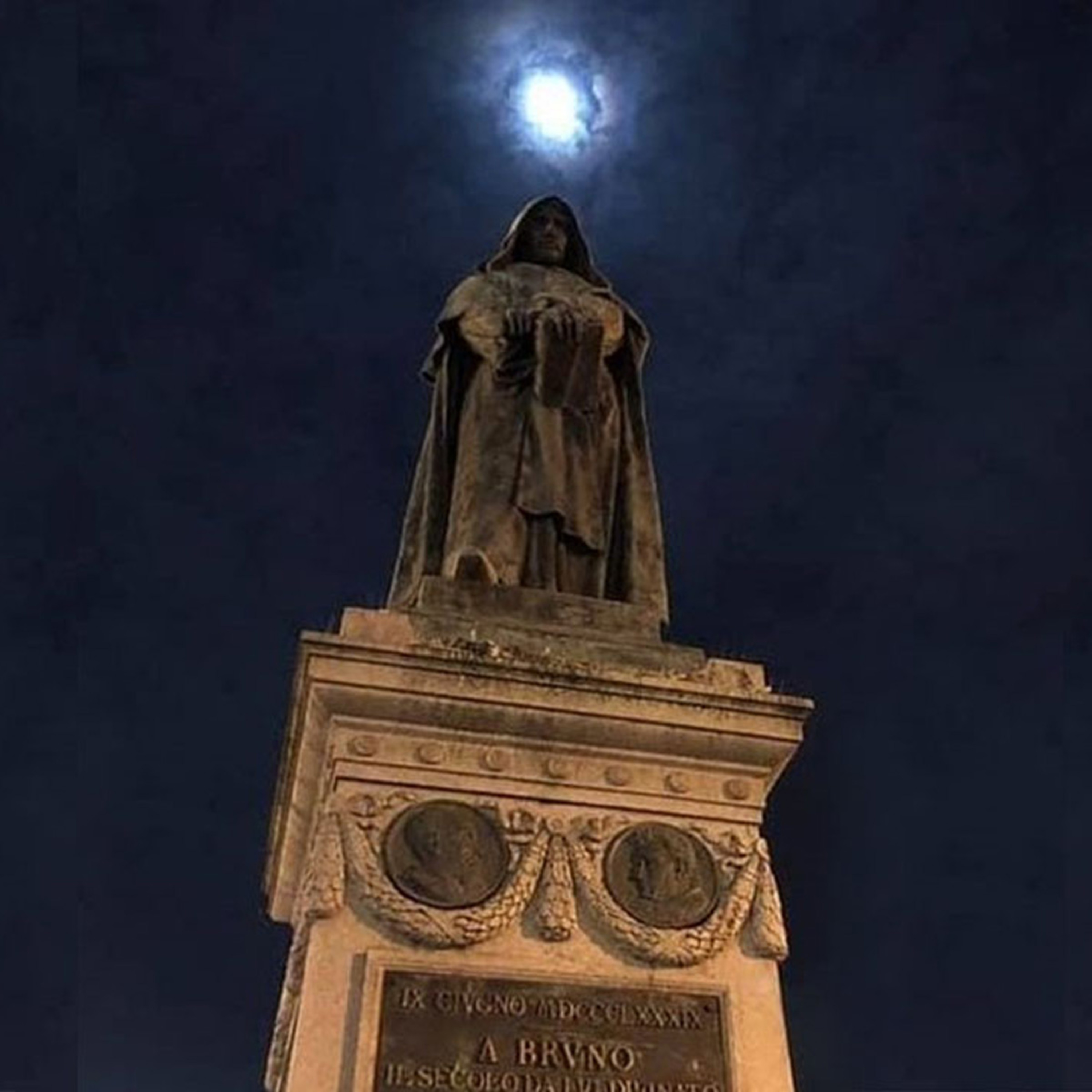 #27 Giordano Bruno – čtení při svíčce